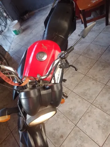 Moto rodando normal, IPVA 2025 na mão, só no ponto de transferir 
