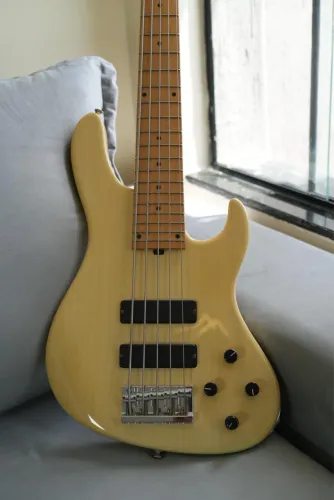 Baixo Sadowsky M5 Metroline made in Japan