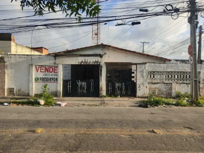 Vendo Casa no Bairro Álvaro Weyne