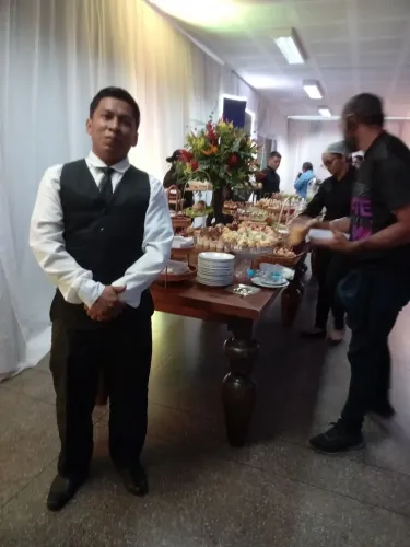 GARÇOM PROFISSIONAL FESTA