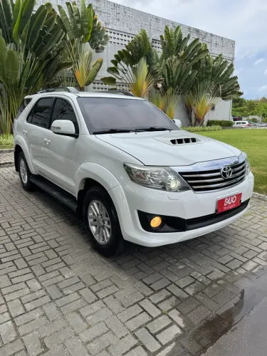 Toyota Hilux SW4 SRV D4-d 4X4 3.0 TDI Dies. AUT 2015