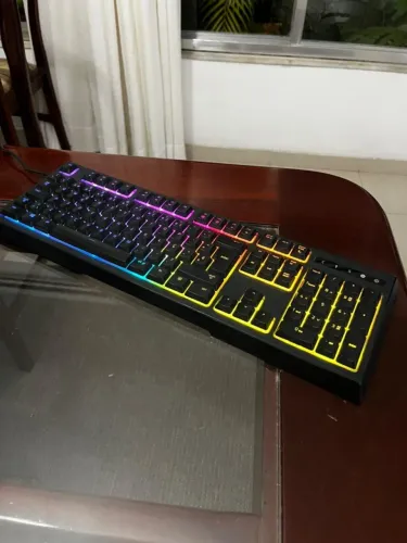 Teclado Gamer Razer Ornata Chroma