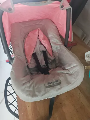 Andador infantil+ e bebê conforto