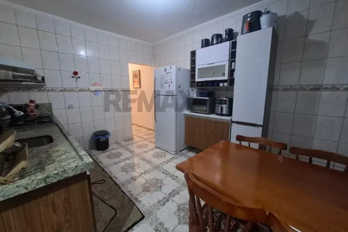 Casa a venda com 3 quartos, Jardim Paraíso II, em Sumaré! SP