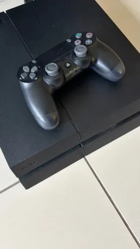 Playstation 4 (PS4)
