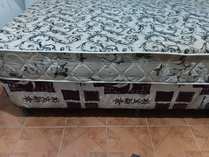 Cama box casal molas
