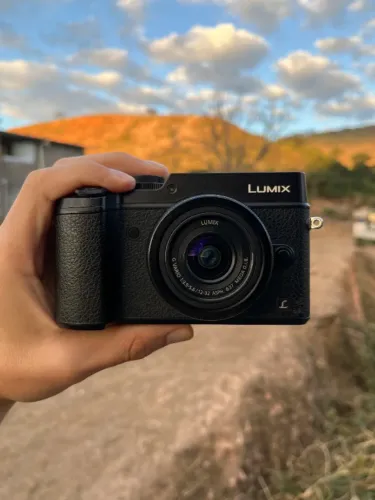 CÂMERA DIGITAL LUMIX COM LENTE ZOOM 4K 20MP LUMIX PANASONIC MFT OLYMPUS