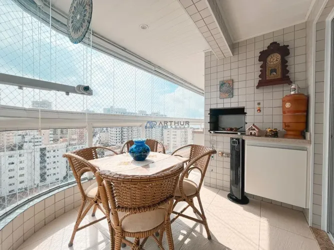 Apartamento à Venda em Praia Grande com 2 quartos, 2 suítes, 2 vaga e 99m²