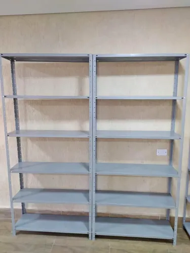 kit com 2 estantes e 5 prateleiras 25x80x180 em ótimo estado com parafuso e pezinhos