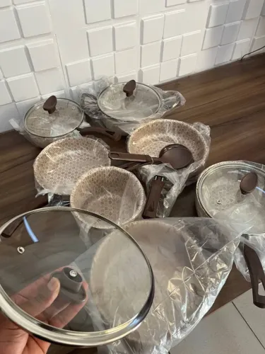Kit Panelas Antiaderente Novas Completo com Utensílios