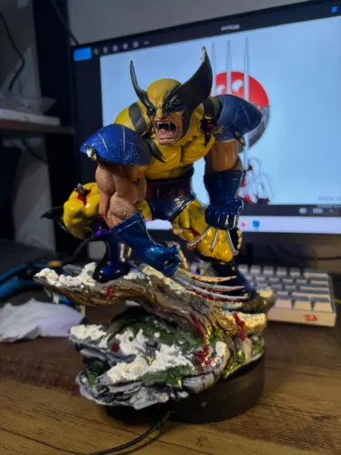 WOLVERINE - ESTATUETA EM RESINA