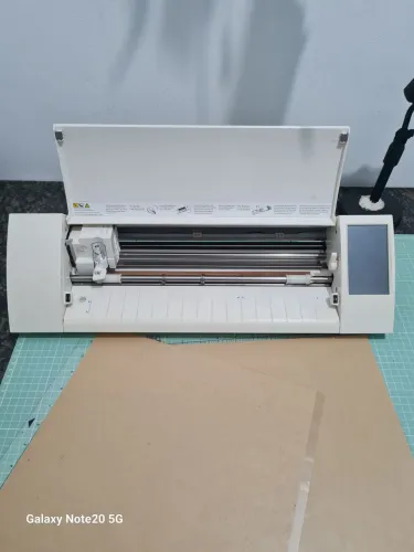 Máquina de corte silluett cameo