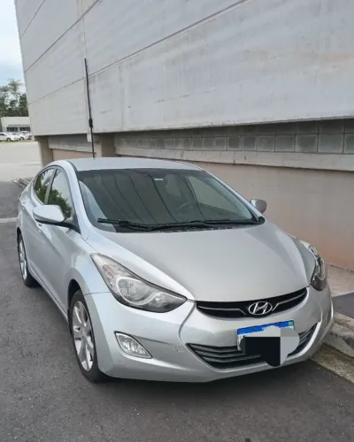 Hyundai Elantra GLS 1.8 16V Aut. 2013