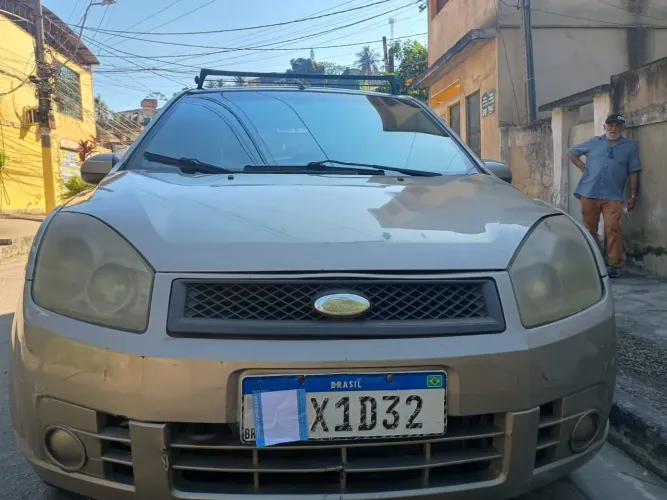 Ford Fiesta Sedan 1.0 8V Flex 4P 2008