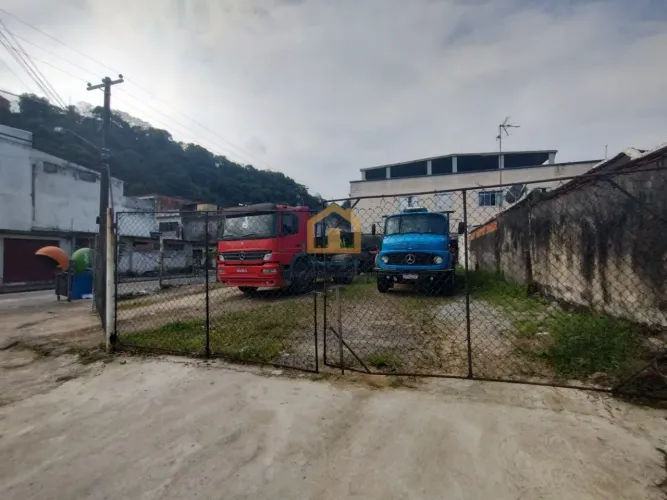 Terreno à venda no bairro Bom Retiro - Santos/SP
