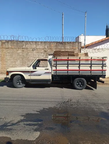 Fretes moto-carretinha e camionete 