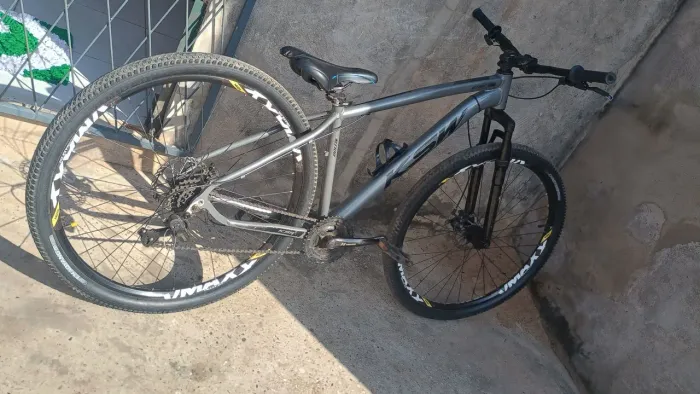 Bicicleta ksw com par de vmax ( VALOR NEGOCIÁVEL) estou vendendo pois quero um pc