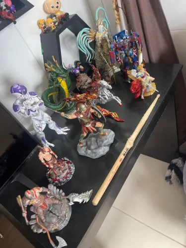 Personagens 3D Com Pintura Manual
