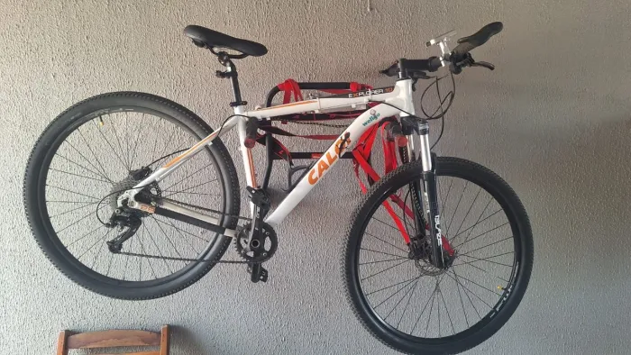 Bike Caloi Explorer 10-freio hidráulico Ximano, pedal e cassete de 9 com coroa única de 3