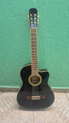 Violão preto