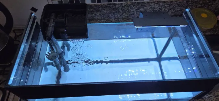 Aquario com bomba e iluminação de 26 litros 