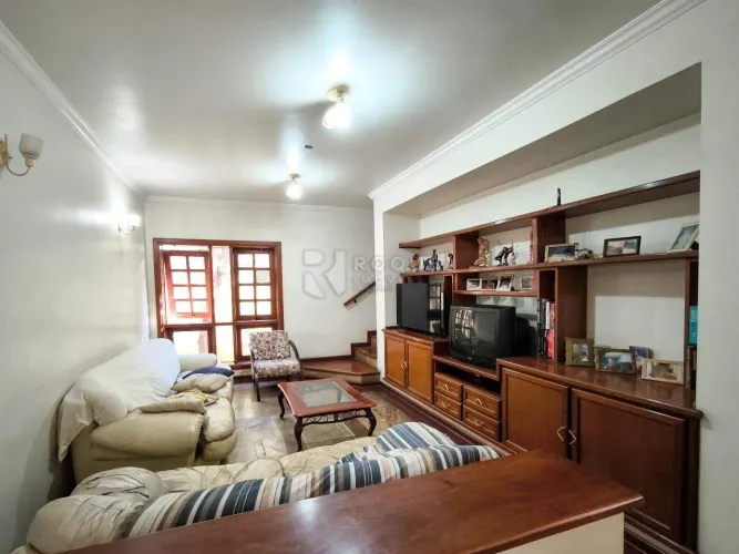 Casa em Condomínio Fechado à Venda  Completa, Confortável e com Área de Lazer Privativa
