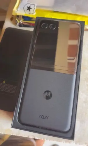 Celular Motorola razr 40 ultra