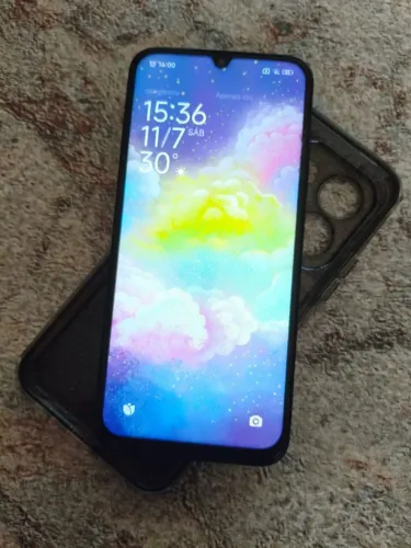Celular 15C redimi semi-novo