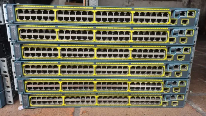 Switch Catalyst Cisco WS-C2960S-48TD-L 48Portas 10/100/1000 Gigabit Ethernet (RJ-45)