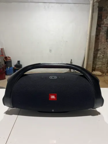 JBL BOMBOX 02