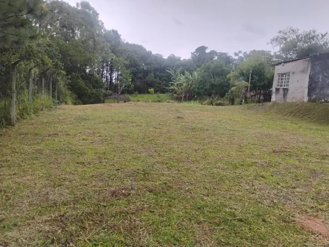 Vende -se esse imóvel na região de Palmeiras Suzano sp