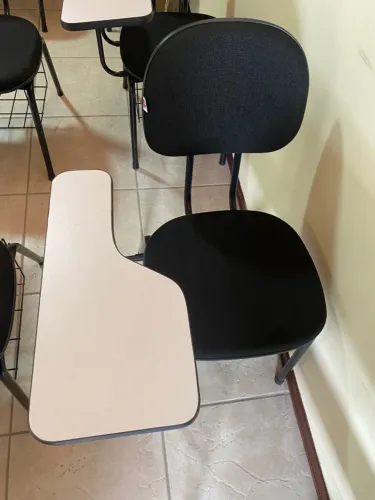 CADEIRA UNIVERSITÁRIA COM PRANCHETA