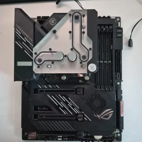 Kit High-End AM4: Ryzen 9 5900X + Placa Mãe ASUS ROG Crosshair VIII X570 + Bloco EKWB