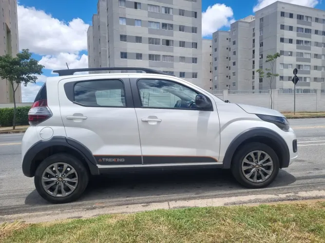 Fiat Mobi Trekking 1.0 Flex 5P 2025