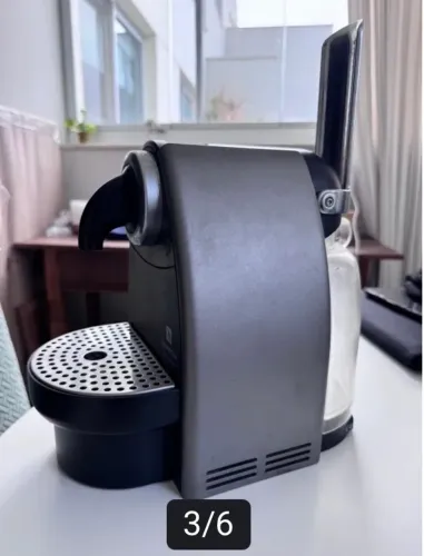 Cafeteira Nespresso Essenza 