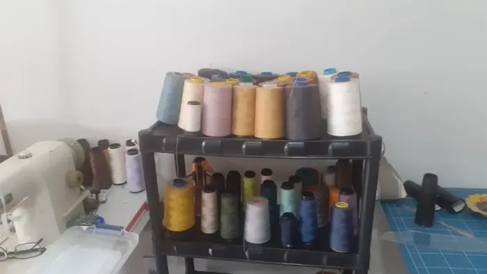 Linhas de costura para máquina reta, overlock e pesponto