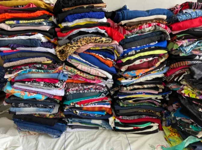 Fardo de roupas 150 unidades Brechó 