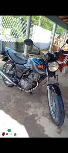 Moto titan 125 ks no ponto de transferência.