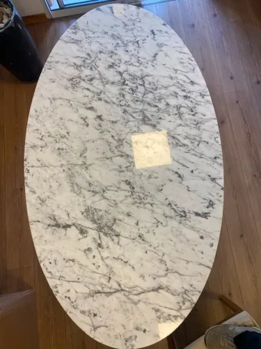 Mesa de Jantar Oval 1,60 x 0,90 em Mármore Natural - 6 Lugares