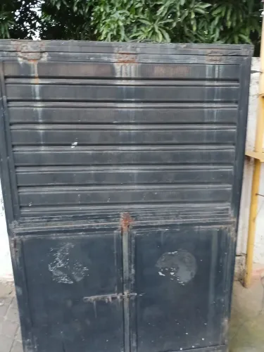 Trailer de ferro compacto 250,00