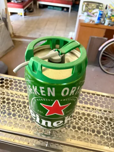 Barril de chopp Heinekein de 5 litros usado para artesanato e decoração