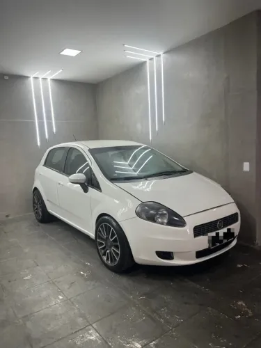 Fiat Punto Essence 1.6 Flex 16V 5P 2011