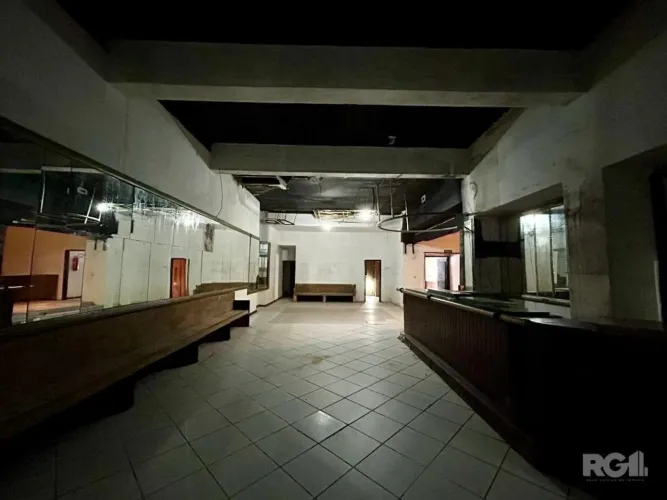 Casa comercial para locação no Bairro Floresta