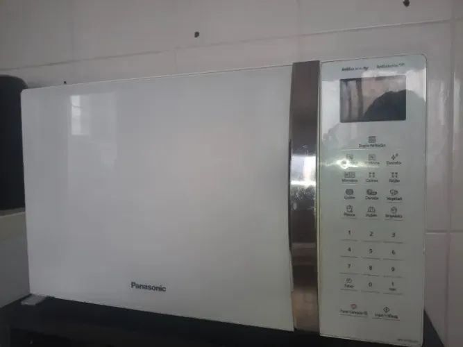 Microondas Panasonic 34L - 220v