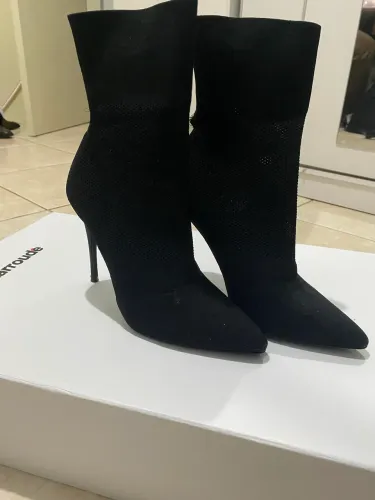 Bota cano médio de tecido 