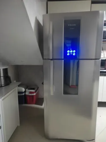 Geladeira Electrolux Duplex Frost Free 553 litros Inox Seminova