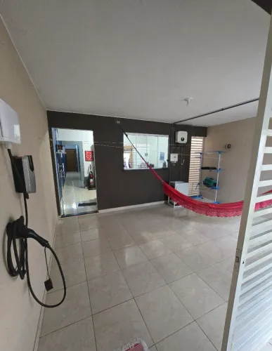 Casa 2 Quartos com Energia Solar, Portão Eletrônico e Espaço para Ampliar
