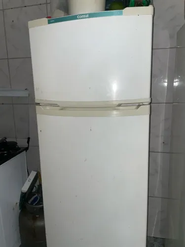 Vendo uma geladeira