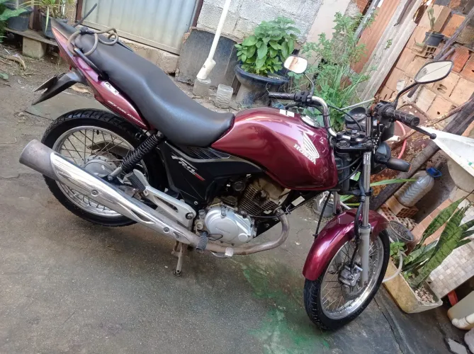 Vendo CG FAN 150 ANO 11/12 FLEX FREIO A DISCO 