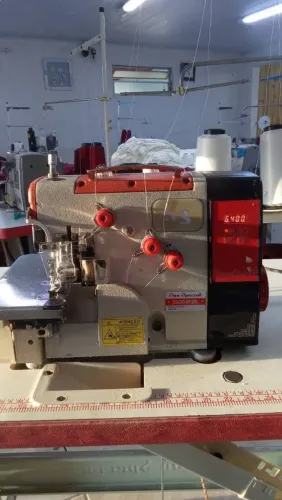 Máquina de costura overloque Sun Specil , sem motor, ótimo arremate 